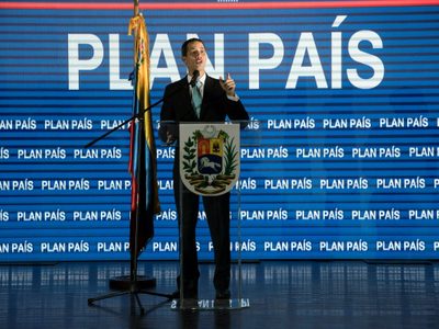 Guaidó denuncia que la policía de Maduro allanó su vivienda