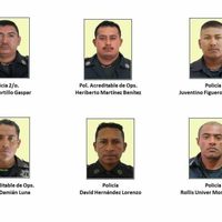 Policías asesinados en balneario de Zihuatanejo recibieron 'tiro de gracia” y les robaron armamento
