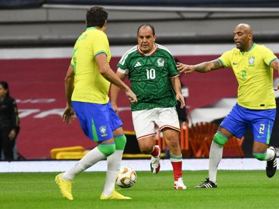 Cuauhtémoc Blanco: del abrazo con Azcárraga a las ovaciones y rechiflas