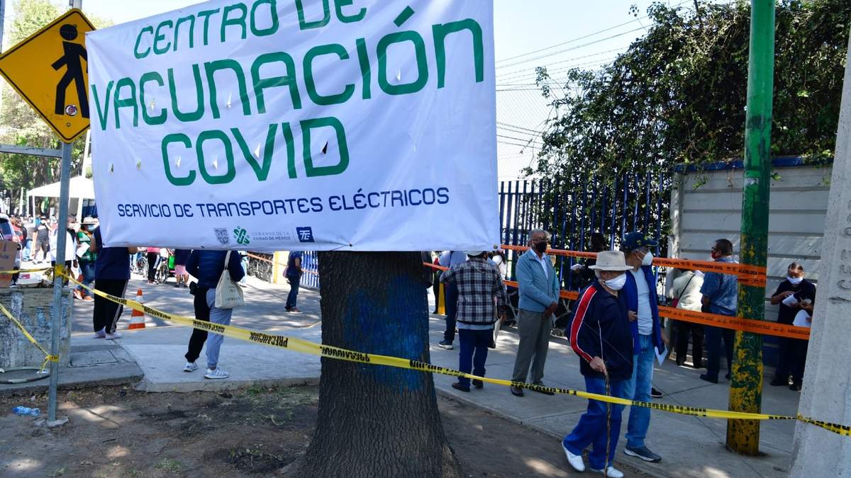 Uno de los centros de vacunación en Iztapalapa