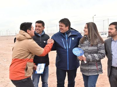 Koopmann promete más loteos sociales con servicios en toda la provincia