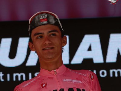 Isaac del Toro mantiene el liderato en el Giro de Italia tras etapa contrarreloj