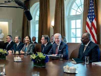 Biden anuncia una vacuna gratuita anual contra el covid-19