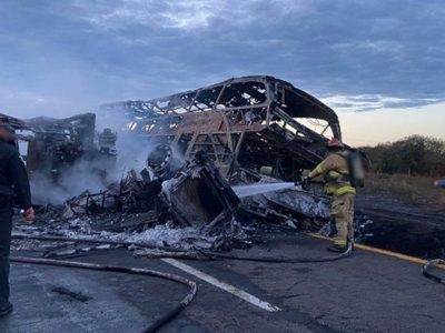 Tragedia en Sinaloa: Choque de autobús con tráiler deja 19 muertos y 22 heridos