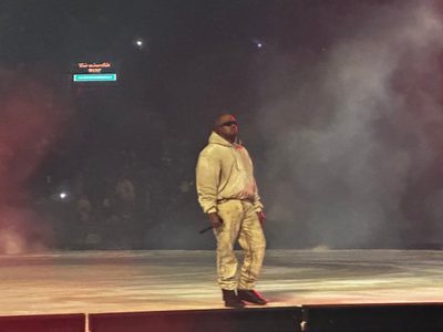 Kanye West luce producción en la Plaza de Toros tras polémica por productos con simbología nazi (Vi