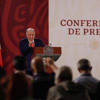 AMLO pide a colombianos que "elijan bien" porque hace falta "un cambio verdadero"