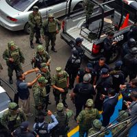 Con operativo conjunto despejan bloqueo de rurales en Uruapan