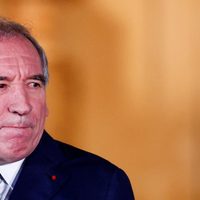 Francia presenta agresivo plan de ajuste fiscal para reducir el déficit