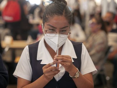 Salud: 12 millones de personas ya tienen esquema completo de vacunación contra covid-19