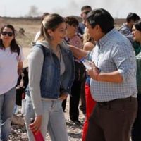 Dirigentes de ATE, el intendente Gaido y adjudicatarios recorrieron los lotes con servicios en la meseta