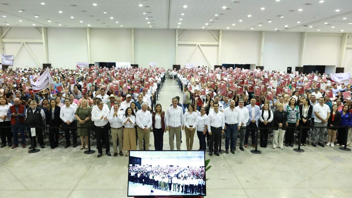 Entrega Américo escrituras a 1,500 familias tamaulipecas