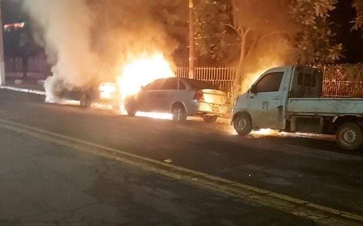 Quema de vehículos en Colima