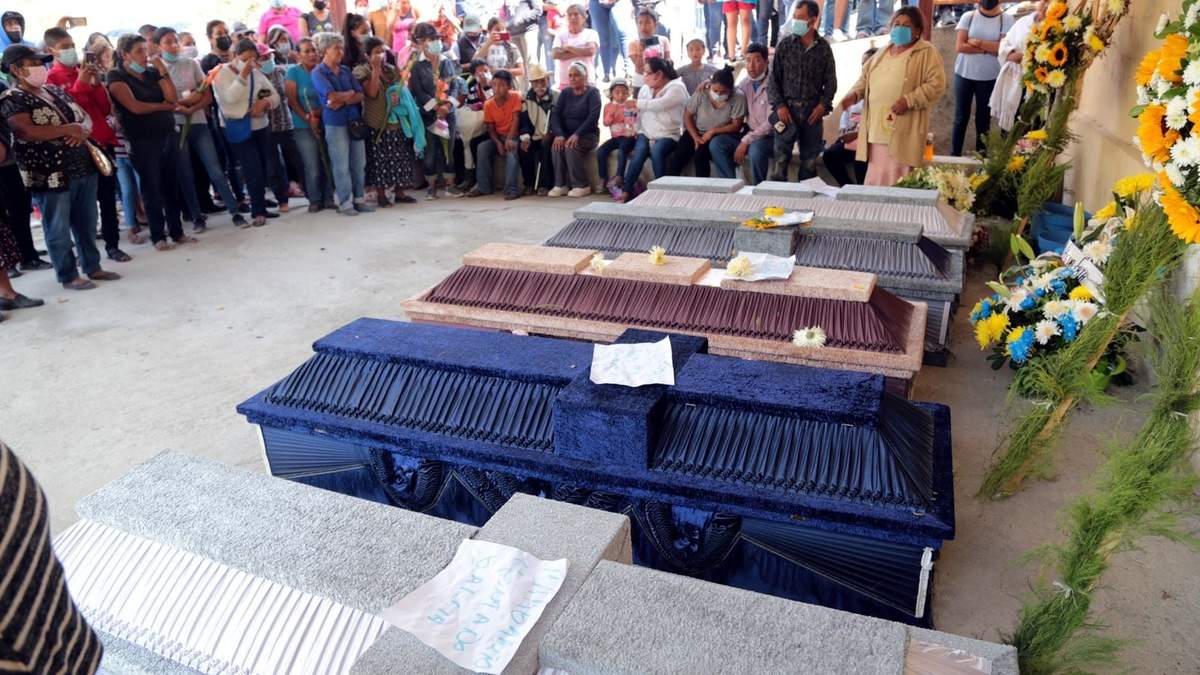 El sepelio de los indígenas asesinados