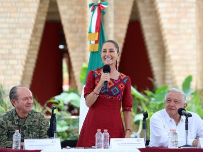 Sheinbaum sobre la Marea Rosa: “Son libres de manifestarse, pero no por ello están en lo correcto”