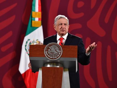 AMLO se desliga de investigaciones contra Peña Nieto: "no podemos decirle al fiscal que no actúe"