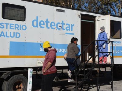 Más de 300 neuquinos fueron hisopados en los tráileres DetectAR