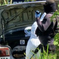 Hallan tres cuerpos cercenados dentro de un taxi en Chilpancingo, Guerrero