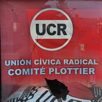 Vandalizaron el frente de la sede de la UCR en Plottier