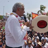 AMLO ofrece pacificación y atacar causas de violencia en Costa Chica de Guerrero