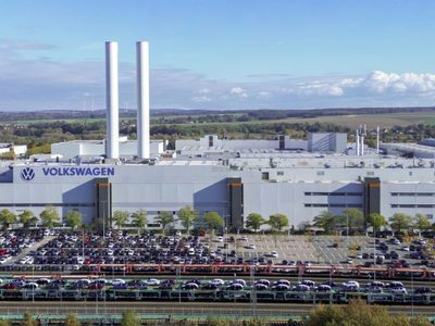 Volkswagen planea cerrar al menos tres plantas en Alemania