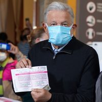 Nieto de Zapata truena contra AMLO: su voto "fue una reverenda grosería"
