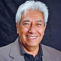 Arturo Nava, escenógrafo, iluminador, maestro