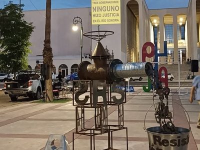 Instalan antimonumento por los 10 años del derrame en el Río Sonora
