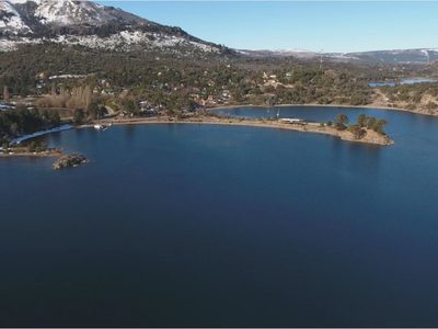 Investigan el hallazgo de un cuerpo en el lago Aluminé