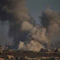 Israel mata a portavoz de Hamás; hospitales reportan decenas de muertos en Gaza