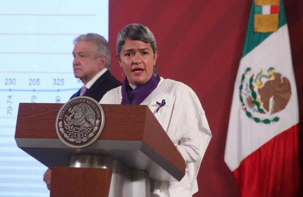 Una conferencia mañanera con la entonces comisionada Karla Quintana