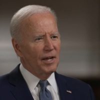 Biden dice que se replanteará su candidatura si un médico le diagnostica alguna enfermedad
