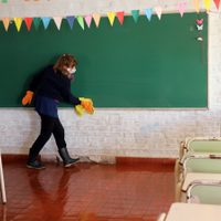 Solo 3 provincias vuelven a las aulas: los docentes ya preparan las clases presenciales