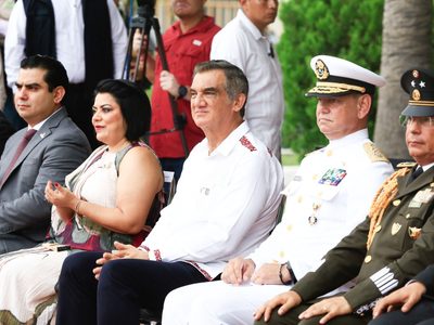 Presidió Américo Villarreal desfile cívico-militar por 214 aniversario del inicio de la independencia