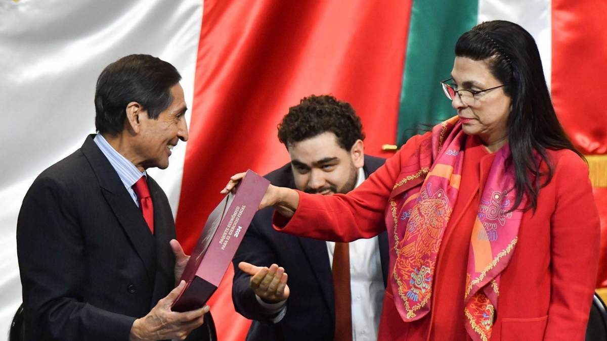 Ramírez de la O entregó el Presupuesto 2024 a la Cámara de Diputados