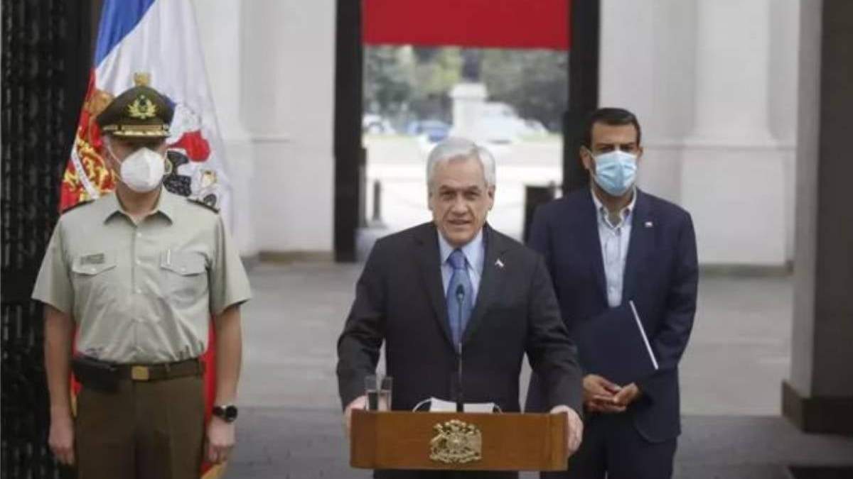 Sebastián Piñera acepta la dimisión del director de Carabineros, Mario Rozas - AGENCIAUNO / SEBASTIAN BELTRAN GAETE