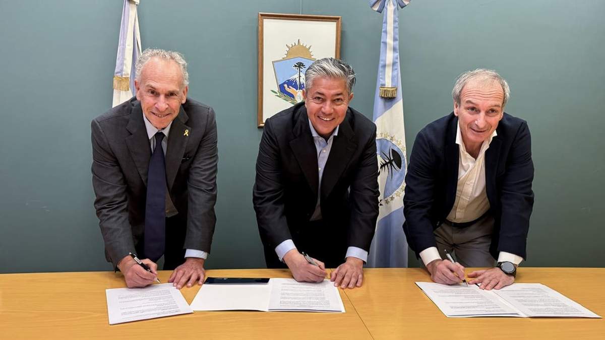 El programa de becas es una de las iniciativas que puso en marcha el gobernador Rolando Figueroa para reforzar las áreas esenciales (como Educación, Salud y Seguridad). Fuente: (Neuquén Informa)