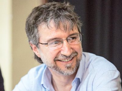 Ingresa Fernando Fernández a la Academia Mexicana de la Lengua