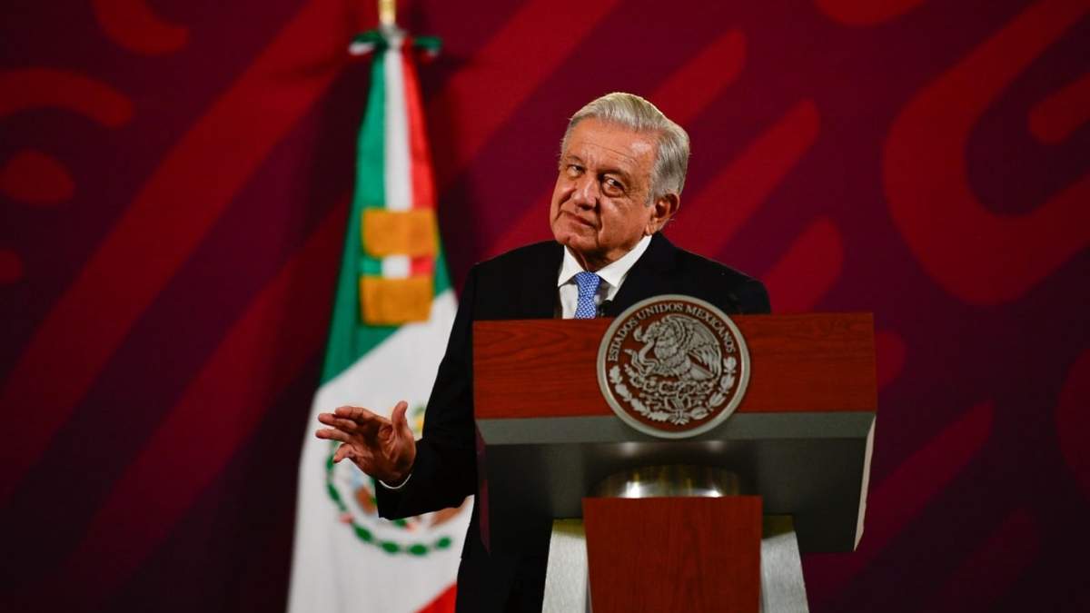 AMLO propone debate sobre la reducción de la jornada laboral a 40 horas
