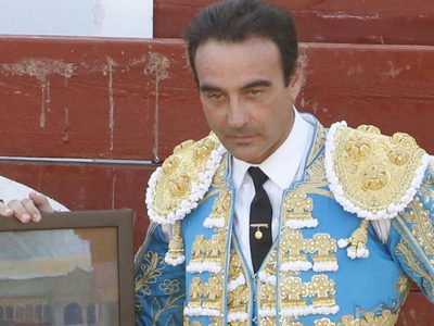 Lo hicieron vestir al vicio: la inesperada noticia que Enrique Ponce recibió de último momento