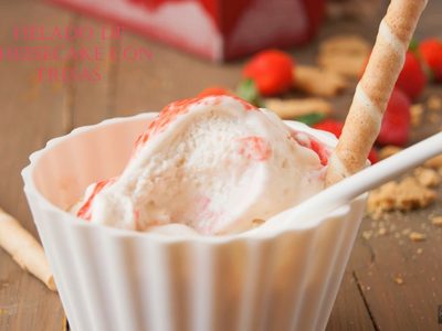 Helado de cheesecake de frutilla: con 3 ingredientes, en batidora y listo al instante