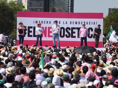 "No a la destrucción del INE", reclama José Woldenberg en el mitin contra la reforma de AMLO