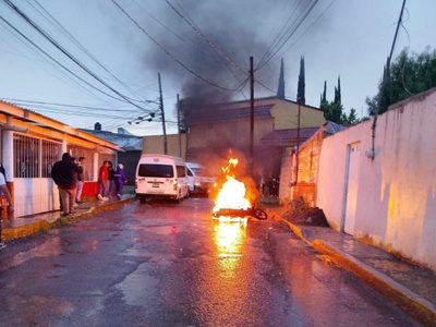 Linchan a presunto asaltante en El Nopalito, Puebla; su cómplice sobrevive (Video)