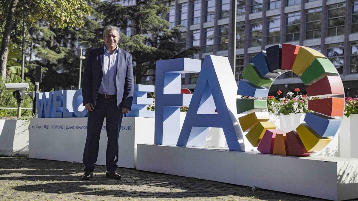 Figueroa en la sede de la ONU-FAO. Fuente: (Twitter)