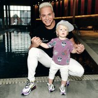 "¡No es un juguete!": Flavio Mendoza fue duramente criticado por un polémico video con su hijo