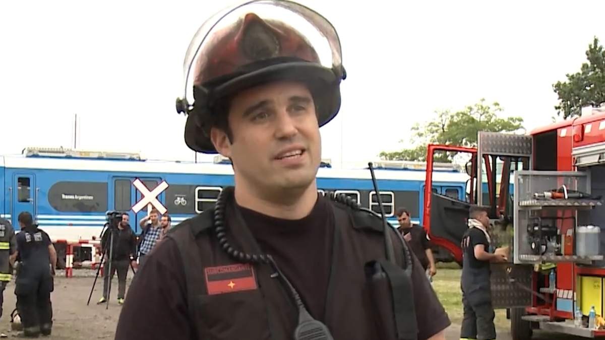 Ariel Gastón Vázquez, uno de los bomberos fallecidos. Fuente: (Twitter)