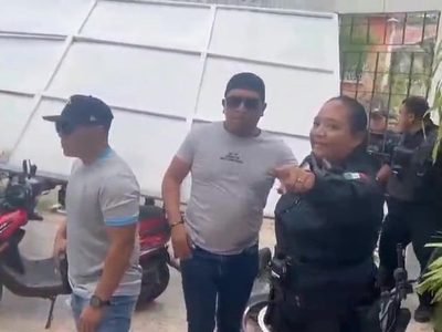 Sin orden de cateo, policía de Campeche allana domicilio, golpea y arresta a familia (Video)