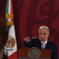 Reportera es hostigada por reclamar a AMLO en la mañanera