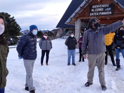 Temporada de invierno 2022: abrió El Parque de Nieve Batea Mahuida