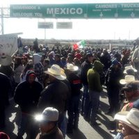 Bloquean puentes internacionales en Chihuahua por el gasolinazo y Trump