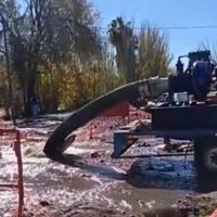 Emergencia ambiental en Corralitos por el desborde cloacal